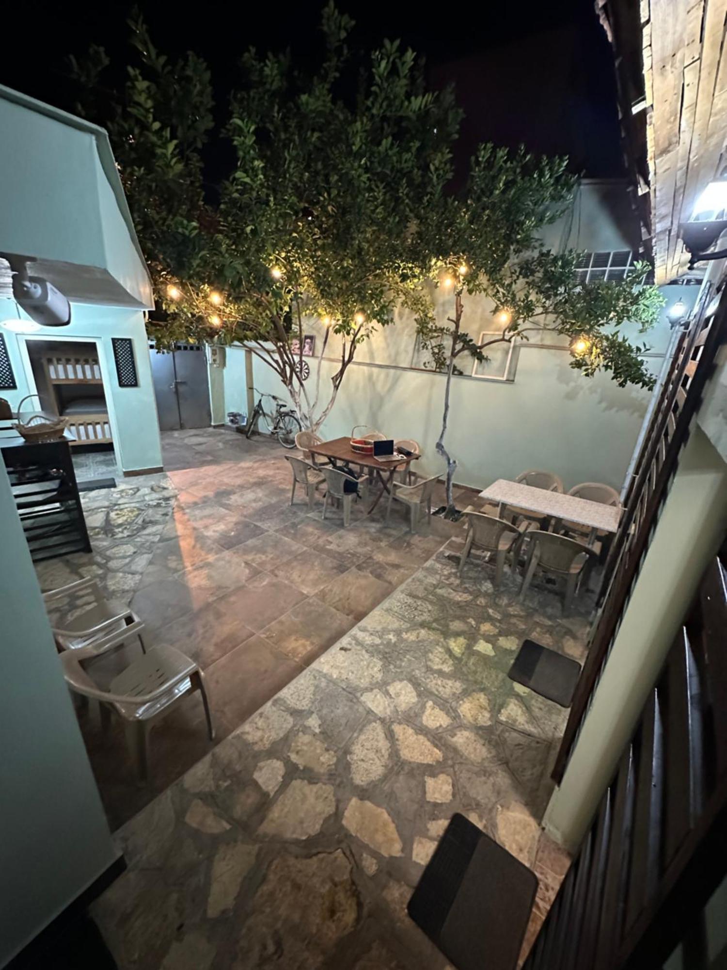 Tirana Lemon Breeze Hostel Buitenkant foto