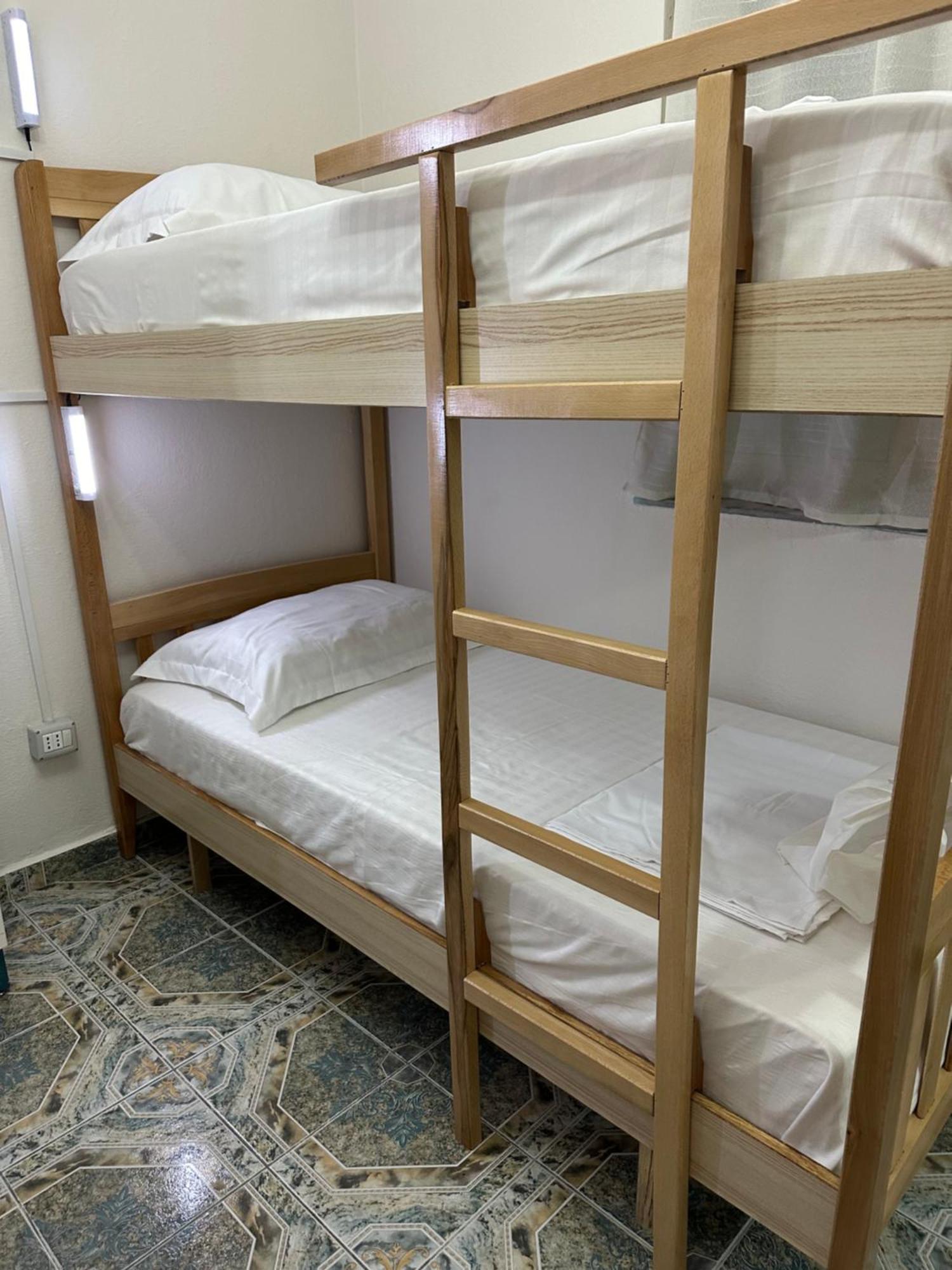 Tirana Lemon Breeze Hostel Buitenkant foto