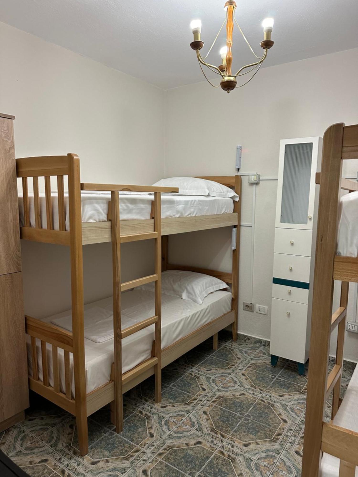 Tirana Lemon Breeze Hostel Buitenkant foto