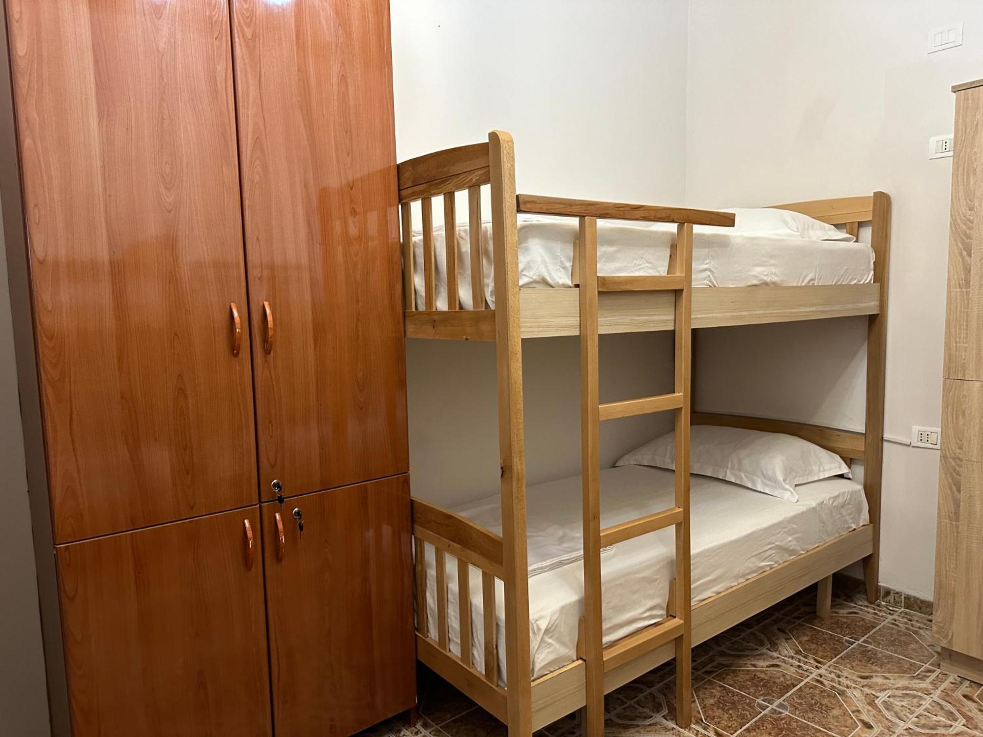 Tirana Lemon Breeze Hostel Buitenkant foto