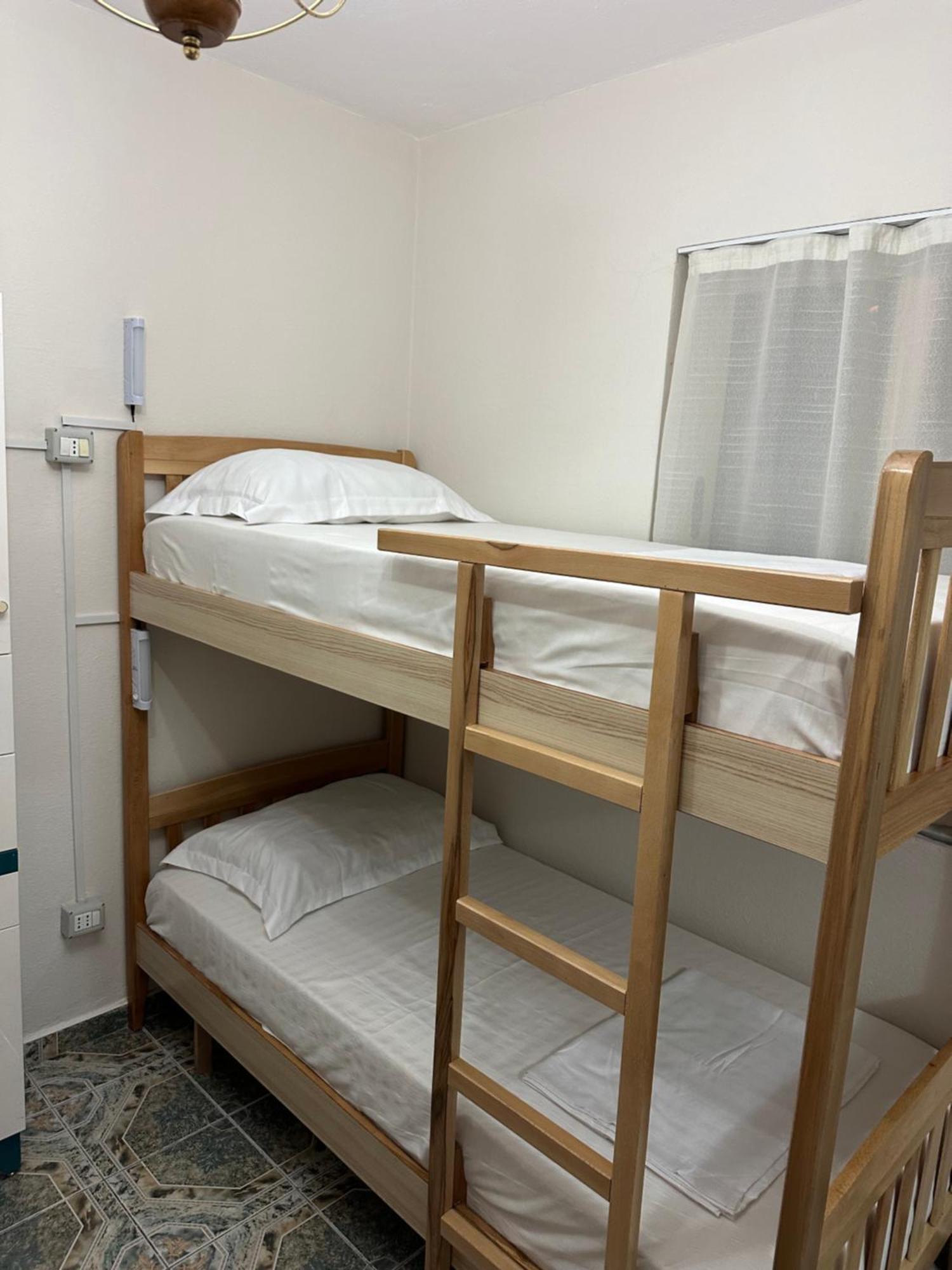 Tirana Lemon Breeze Hostel Buitenkant foto