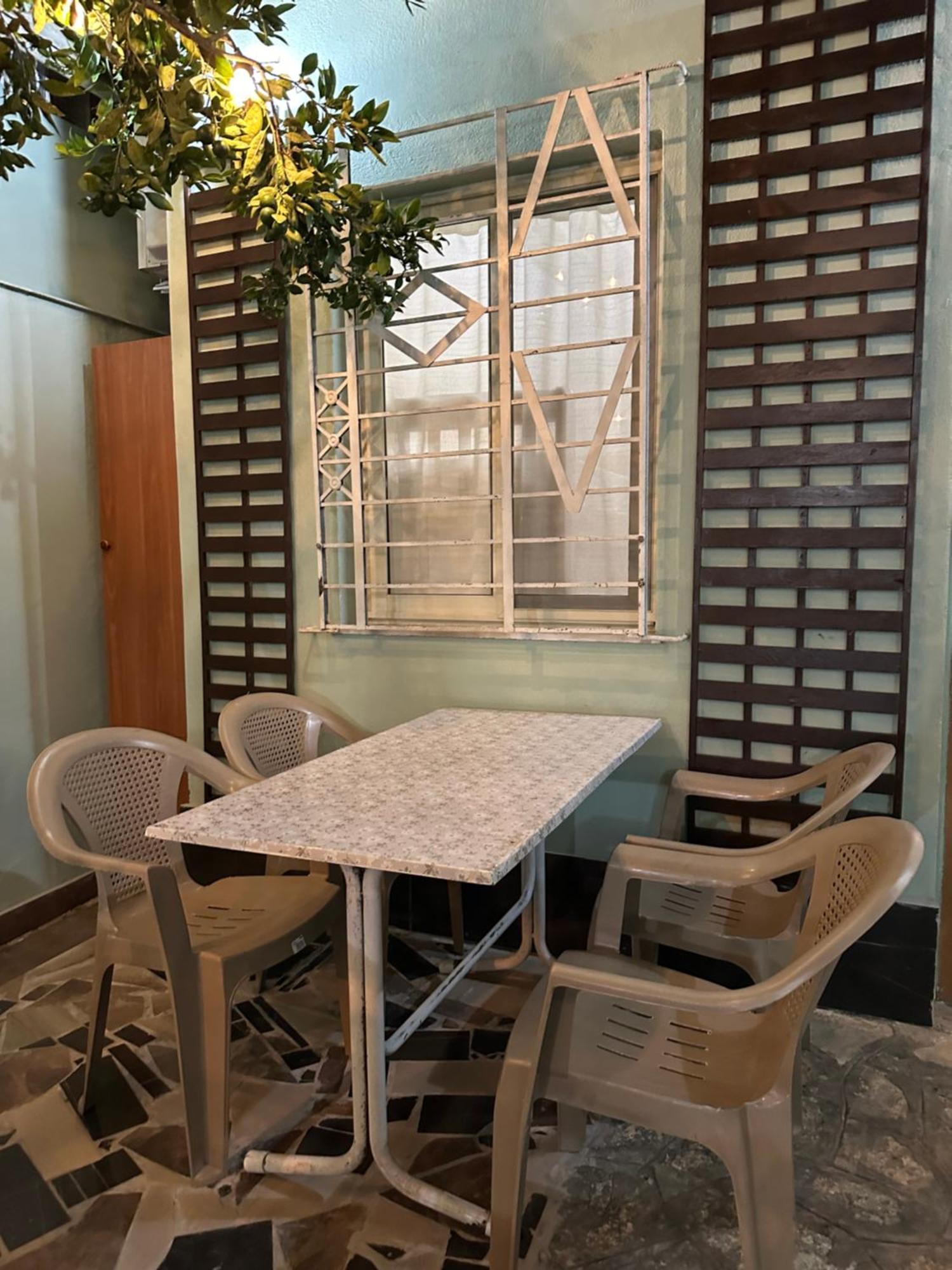 Tirana Lemon Breeze Hostel Buitenkant foto