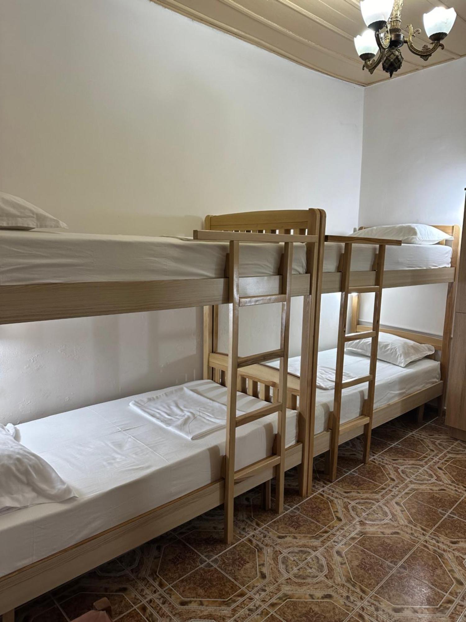Tirana Lemon Breeze Hostel Buitenkant foto