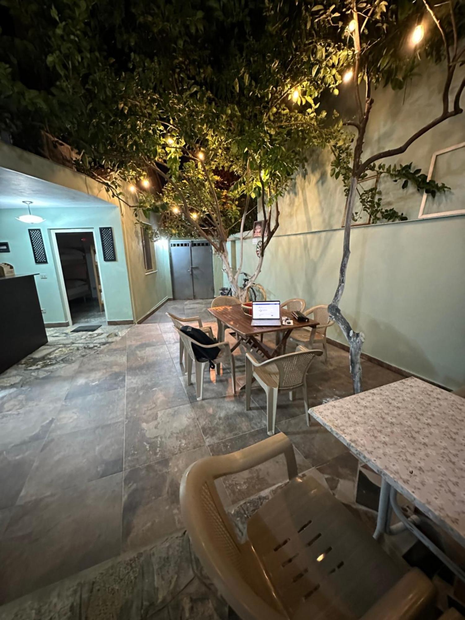 Tirana Lemon Breeze Hostel Buitenkant foto