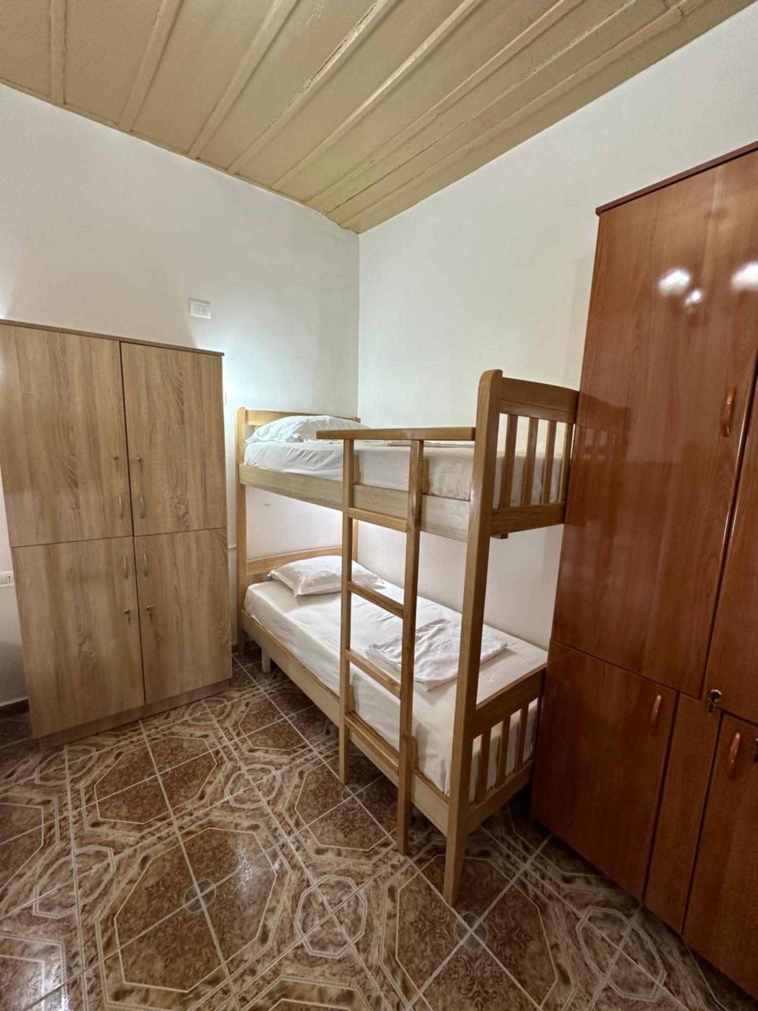 Tirana Lemon Breeze Hostel Buitenkant foto