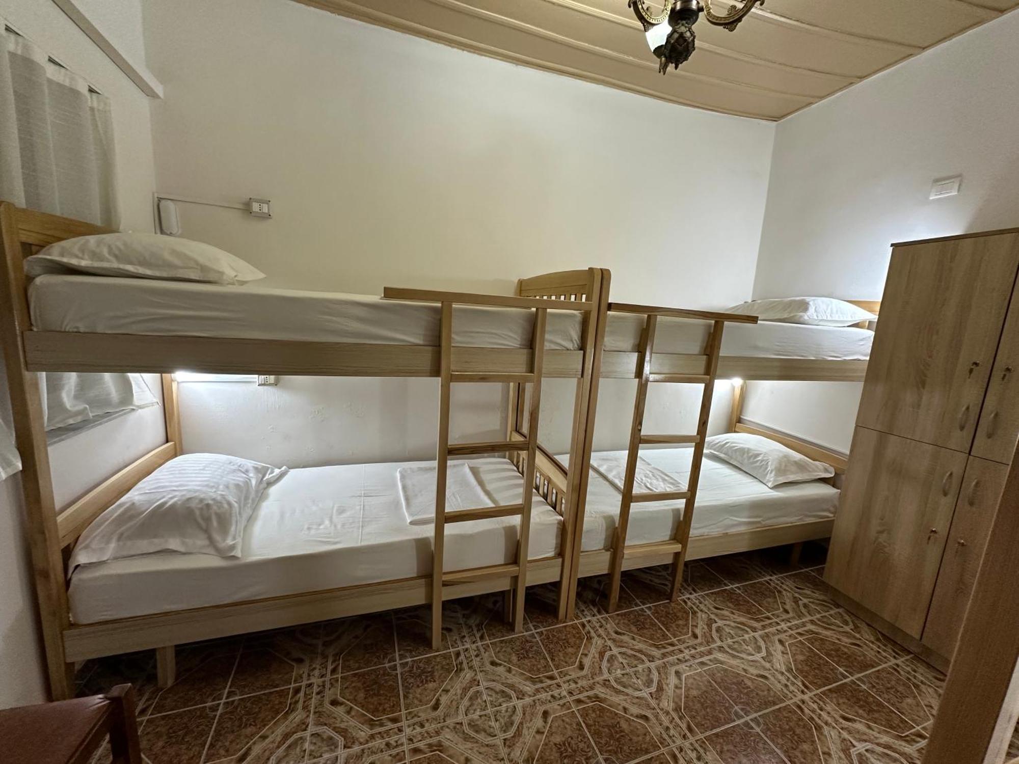 Tirana Lemon Breeze Hostel Buitenkant foto