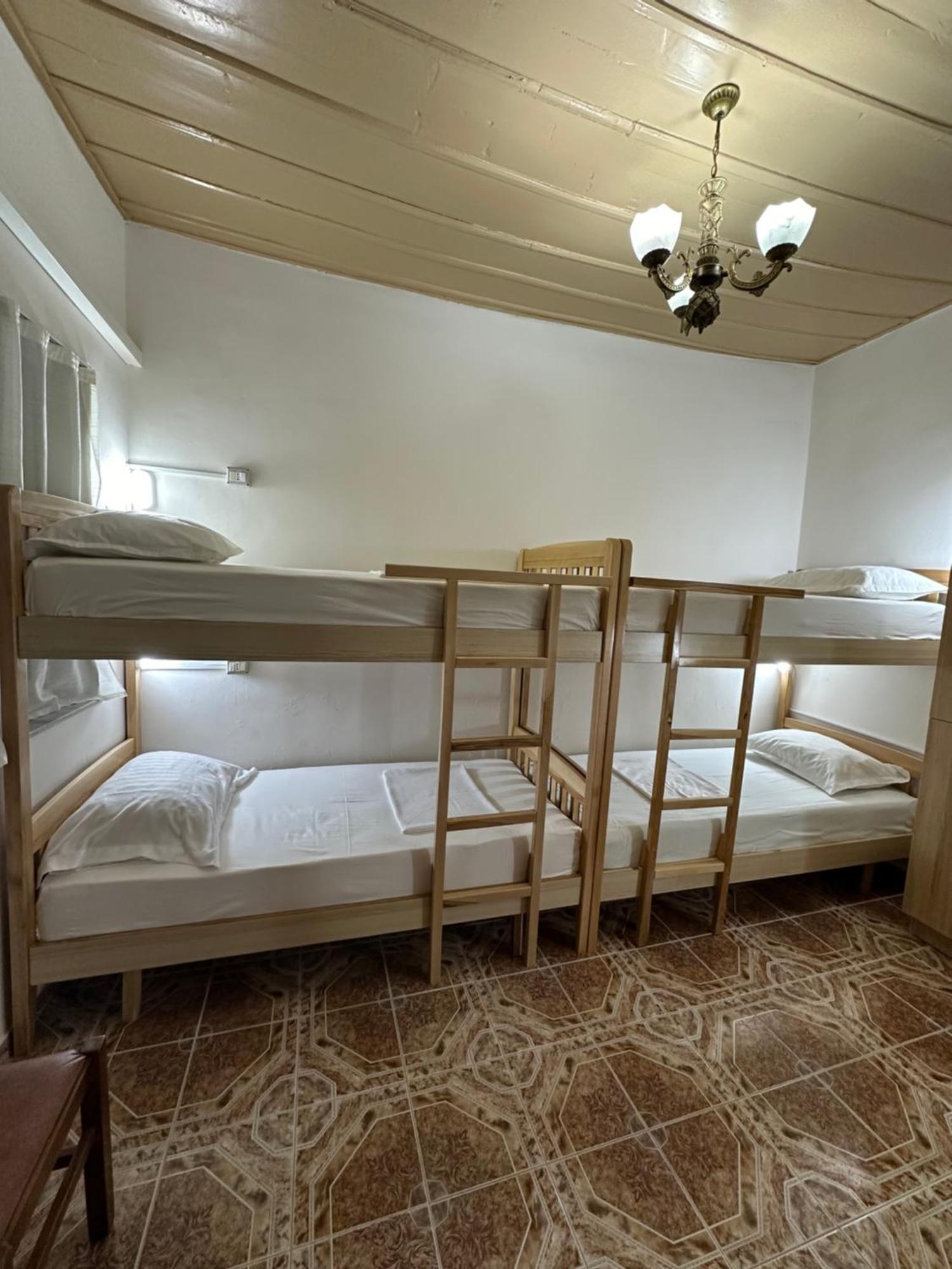 Tirana Lemon Breeze Hostel Buitenkant foto