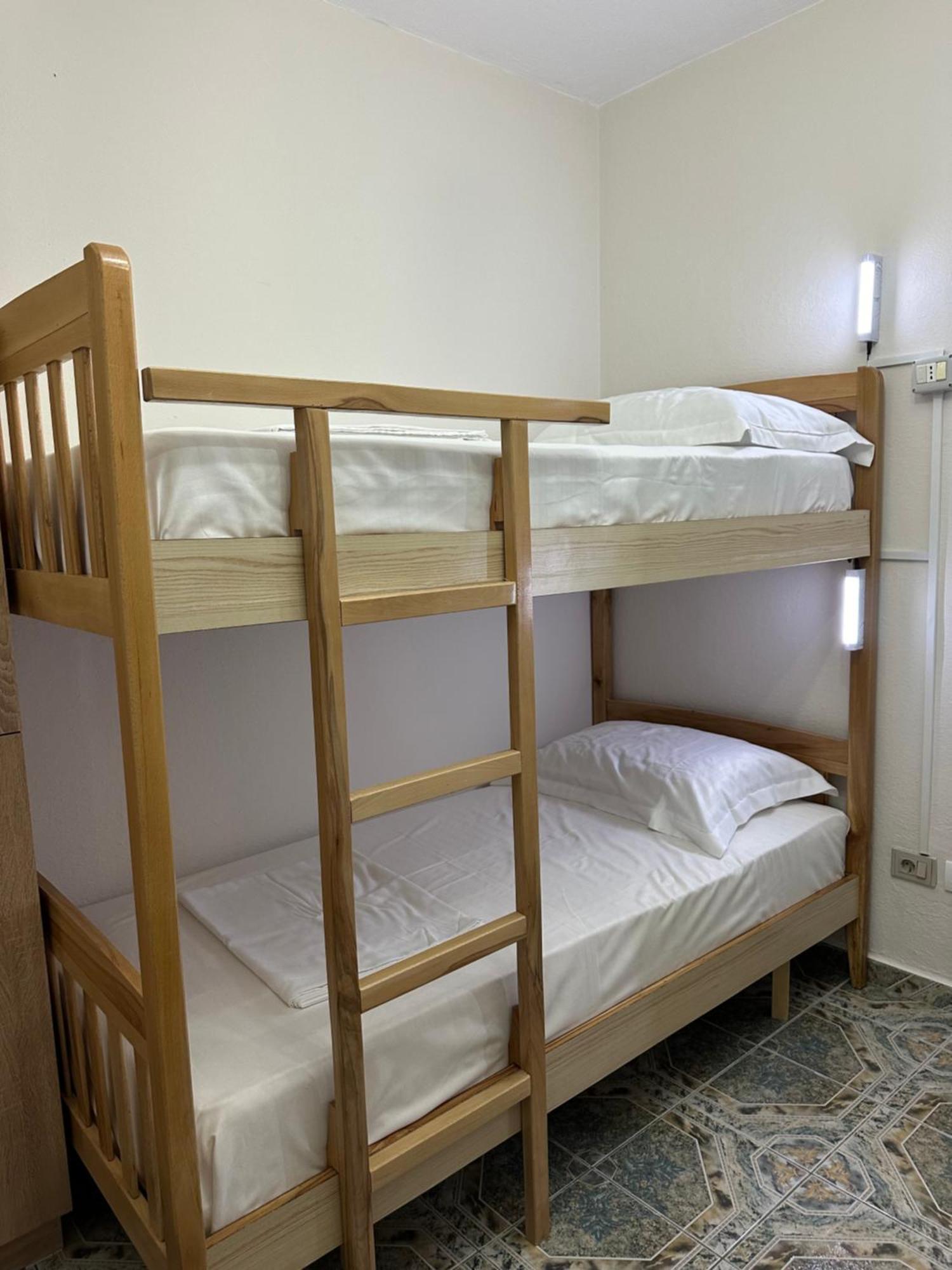 Tirana Lemon Breeze Hostel Buitenkant foto