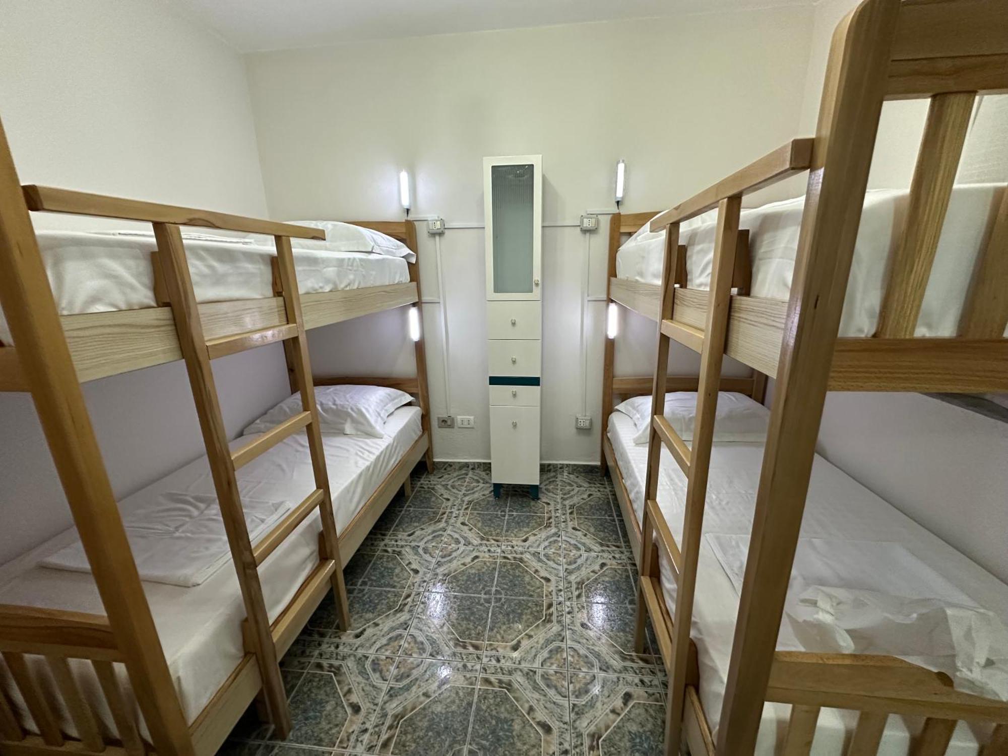 Tirana Lemon Breeze Hostel Buitenkant foto