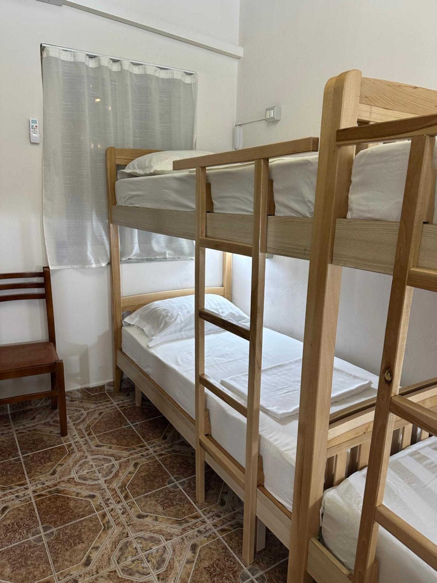 Tirana Lemon Breeze Hostel Buitenkant foto