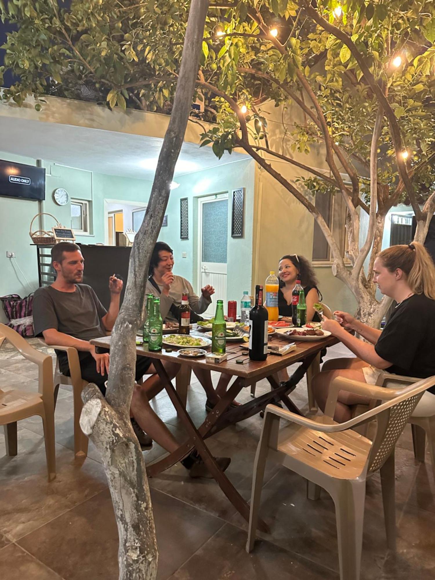Tirana Lemon Breeze Hostel Buitenkant foto