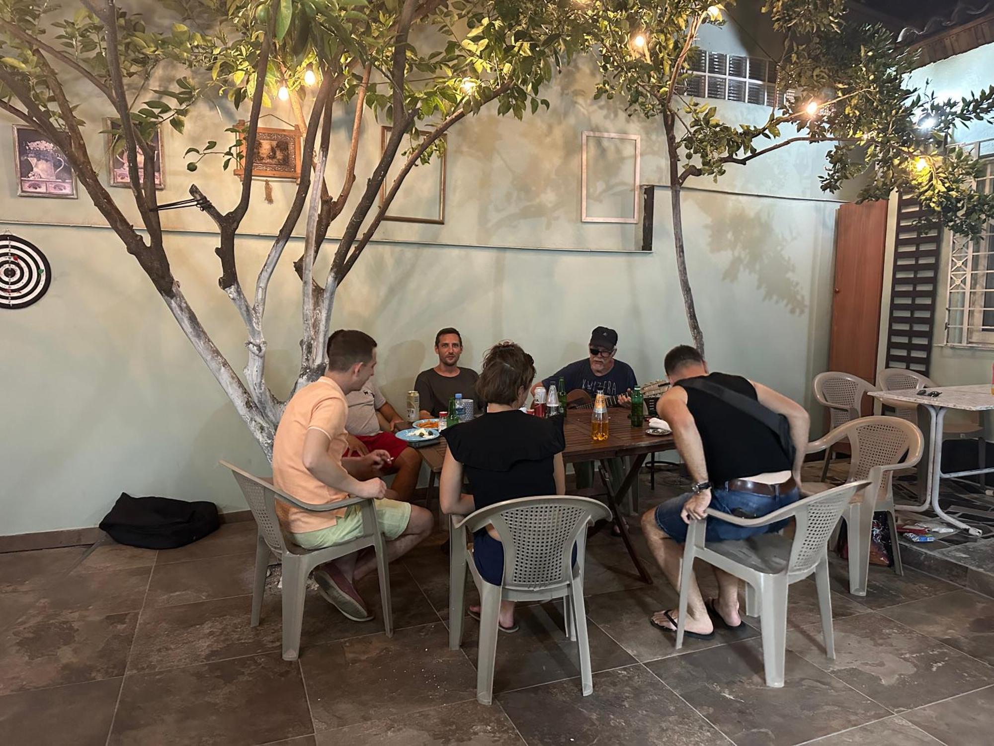 Tirana Lemon Breeze Hostel Buitenkant foto